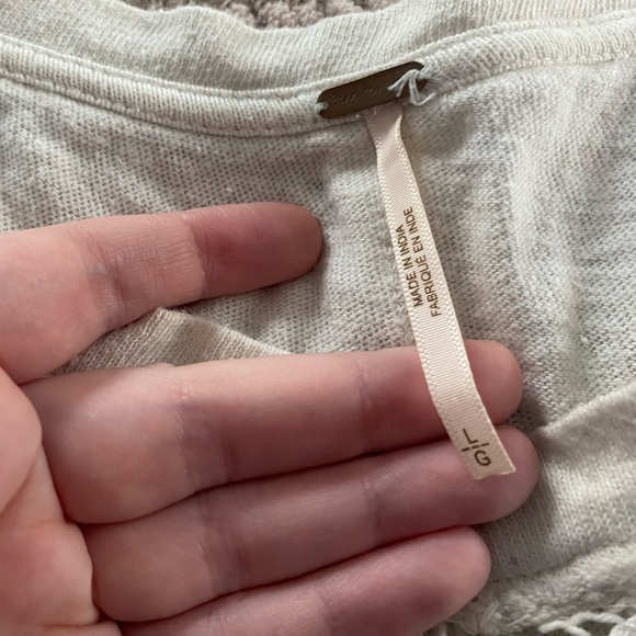 Elegant White Lace Women's Top - Picture 4 of 8